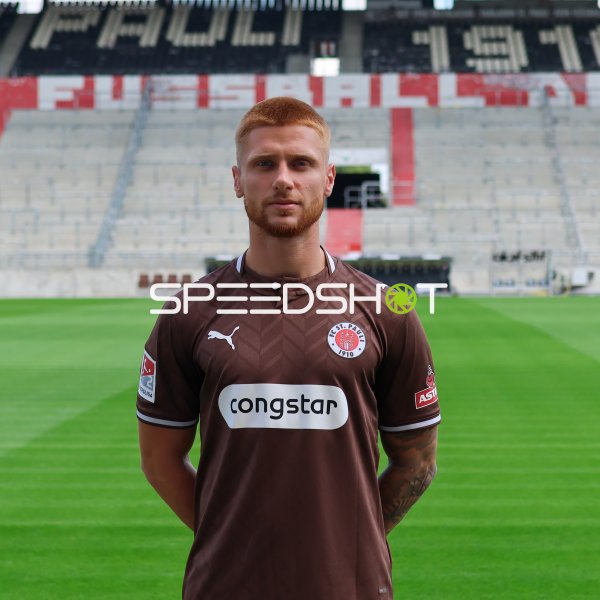 Portrait Louis Oppie (#23; FC St. Pauli)