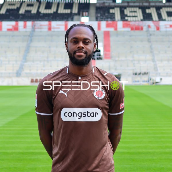 Ricky Jade Jones (#26; FC St. Pauli)