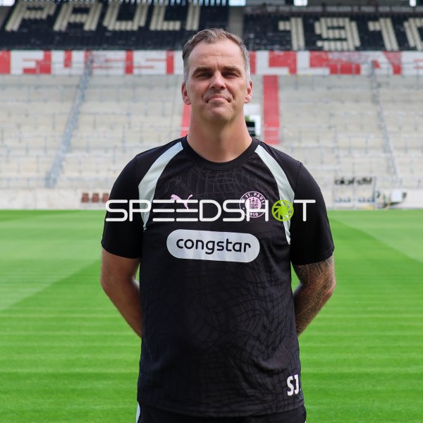 Torwart Trainer Sven van der Jeugt (#SJ; FC St. Pauli)