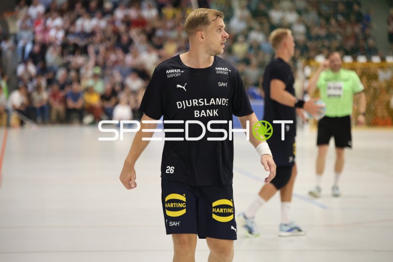 Jóhan Hansen (#26; Skanderborg Aarhus Håndbold) in der Wikinghalle