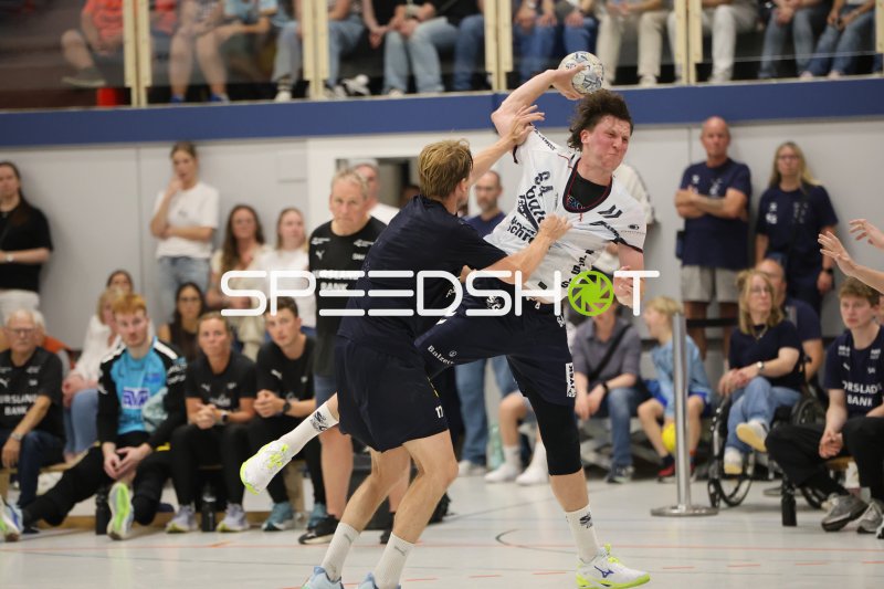 SG Flensburg Handewitt Spieler im Wurf gegen Skanderborg Aarhus