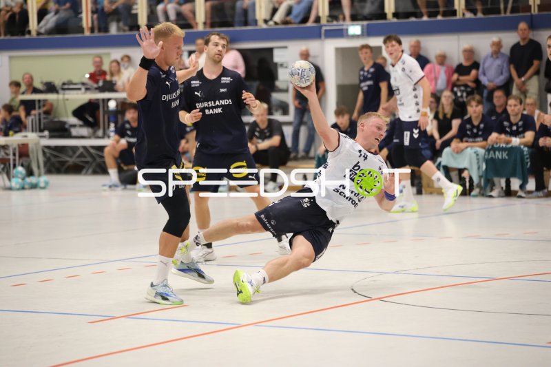 Emil Bergholt beim Wurfversuch unter Druck