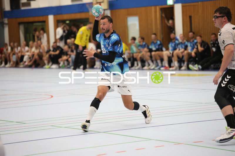 Domagoj Duvnjak (#4; THW Kiel) beim Wurfansatz in Hohn