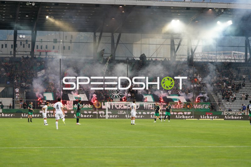 Pyroshow der FC Wacker Fans im Tivoli Innsbruck