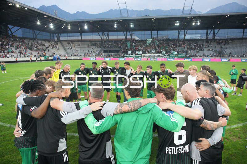 FC Wacker Innsbruck – Mannschaftskreis nach dem Spiel im Tivoli