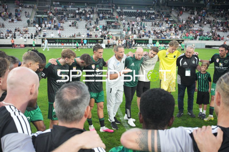FC Wacker Innsbruck – Mannschaft versammelt sich nach dem Spiel