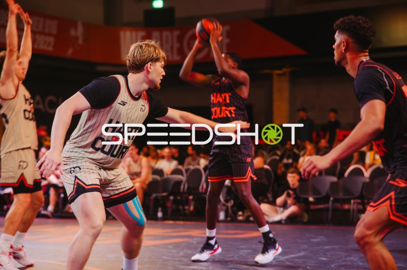 Wurfaktion beim Hart of the Court Basketball-Event in Ulm