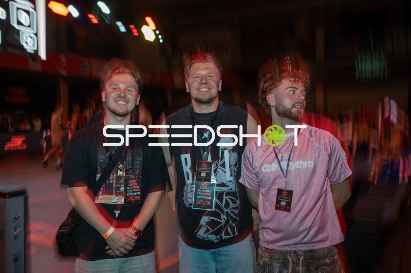 Drei Gäste mit Hart Court All Access Pass beim Event in Ulm
