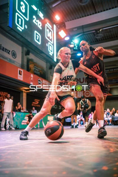 Zweikampf beim 3x3-Basketball in Ulm