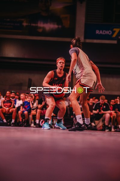 3x3-Basketball-Zweikampf bei Hallenturnier in Ulm