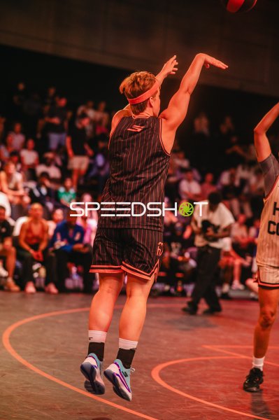 Sprungwurf beim Basketball-Event in Ulm