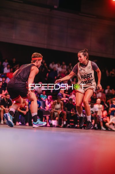 Zweikampf beim 3x3-Basketball-Event Hart the Court in Ulm