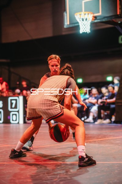 Zweikampf beim 3x3-Basketball in Ulm
