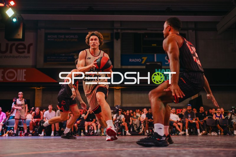 Ballkontrolle beim Hart of the Court Basketball-Event in Ulm