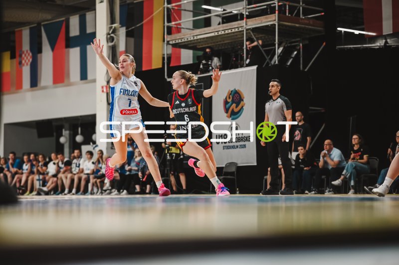 Zweikampf zwischen Finnland und Deutschland bei der FIBA U18 Women's EuroBasket
