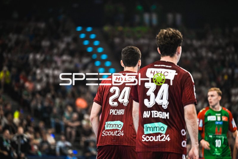 Lauro Pichiri (#24) und Hakun West av Teigum (#34; Füchse Berlin) im SAP Garden