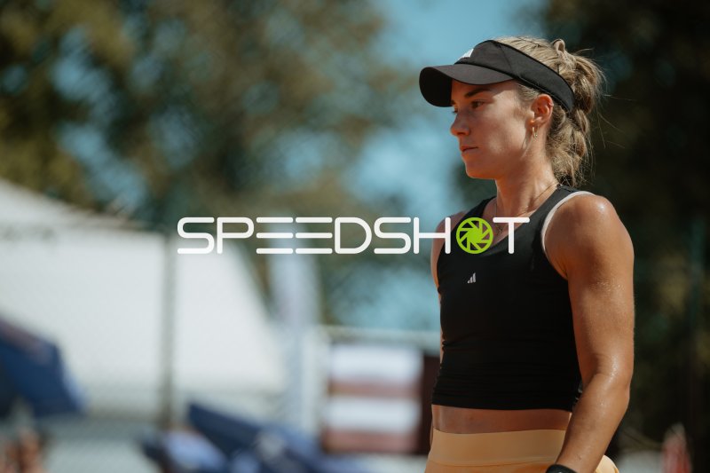 Tennisspielerin im Fokus beim Turnier im Sportforum Leipzig