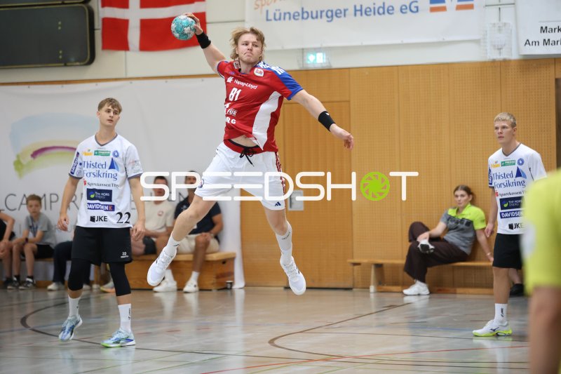 HSV Hamburg #81 beim Sprungwurf gegen Mors Thy Handbold