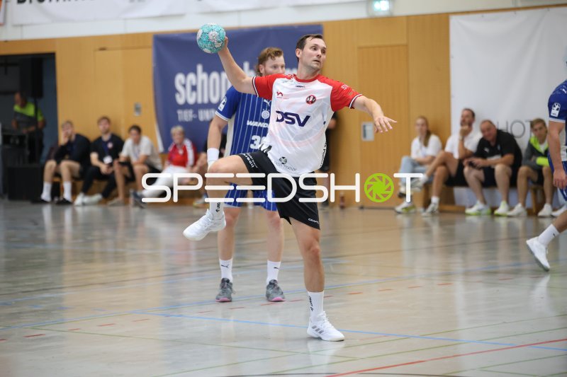 Hampus Wanne (HÖJ Elite) beim Wurfansatz in der KGS-Sporthalle