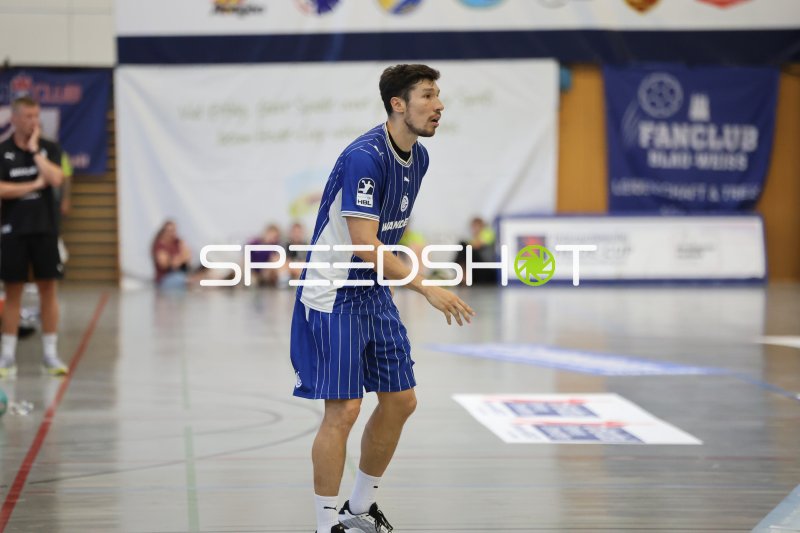 Alex Dujshebaev in Spielaktion in der KGS-Sporthalle Schneverdingen