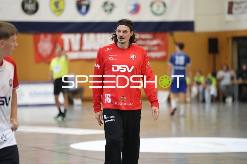 Jannick Green (#16; HÖJ Elite) auf dem Spielfeld in Schneverdingen