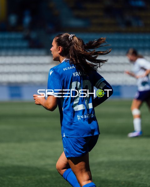 Spielerin Valentina KRÖLL (#22; FC Carl Zeiss Jena) läuft im Spiel