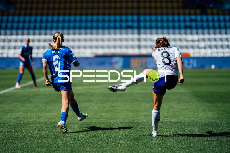 SGS Essen Spielerin Baaß (#8) beim Schuss auf dem Ernst-Abbe-Sportfeld am 2. Spieltag der 2. Frauen-Bundesliga (08.08.2026)