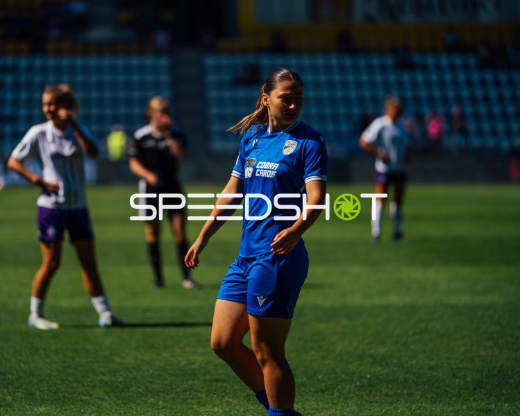 Spielerin Terakaj (#7; FC Carl Zeiss Jena) im blauen Trikot beim Frauenfußball im Ernst-Abbe-Sportfeld am 2. Spieltag der 2. Frauen-Bundesliga