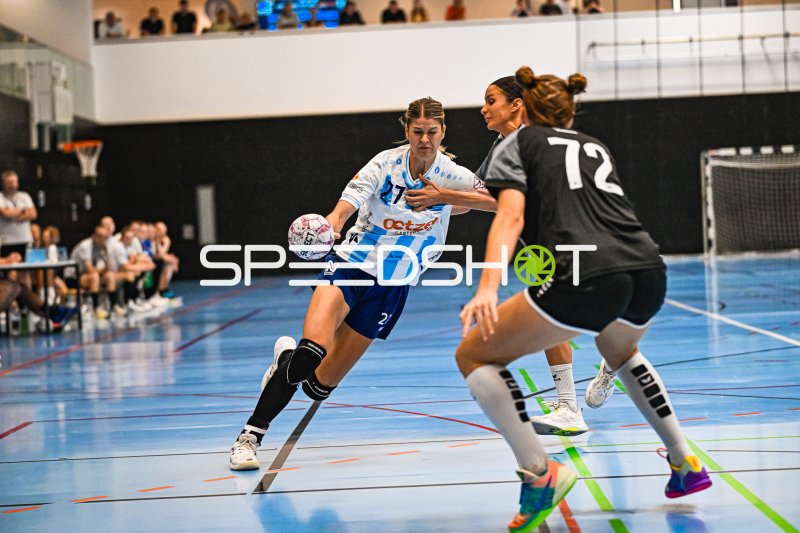 Sina Ehmann (#27, Neckarsulm) im Eins-gegen-eins gegen Abwehr in der Sulmhalle