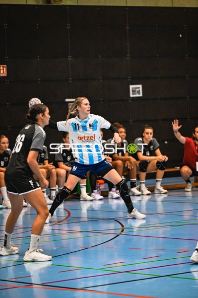 Annefleur Bruggeman (#11, Neckarsulm) im Abwehrspiel beim SUN CUP Neckarsulm