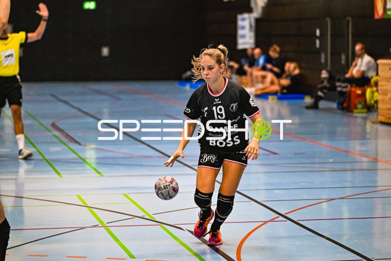 Spielerin #19 im Ballbesitz in der Sulmhalle Neckarsulm