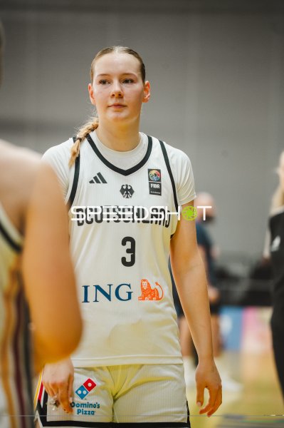 Greta Metz (#3; Deutschland) im Fokus beim Basketball-Turnier