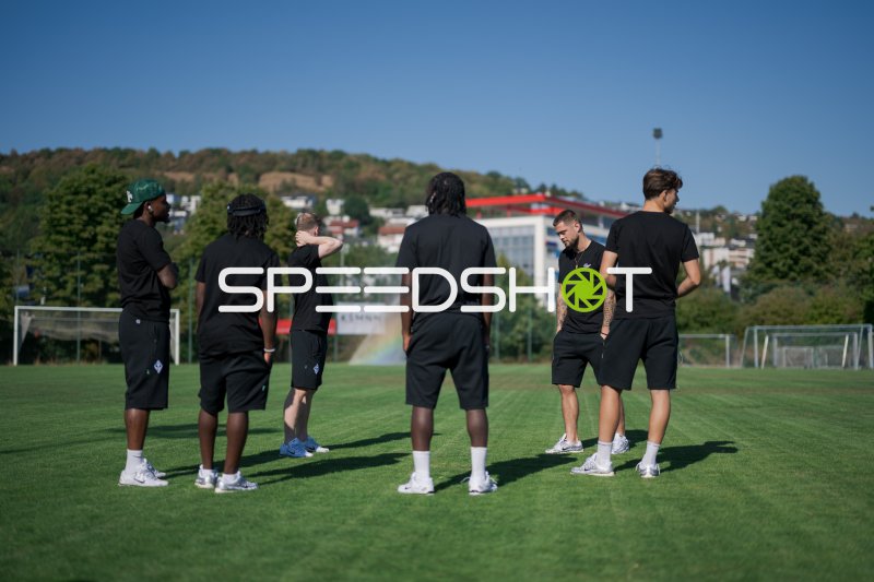 Julian Ulbricht und Teamkollegen beim Training in Diedesheim