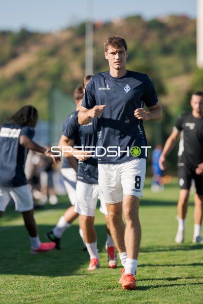 Maximilian Thalhammer (#8; SV Waldhof Mannheim) beim Aufwärmen