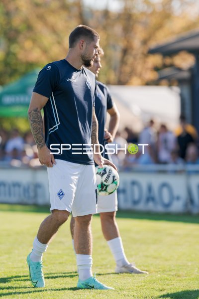 SV Waldhof Mannheim Spieler beim Aufwärmen in Diedesheim
