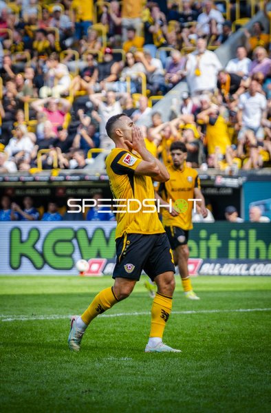 SG Dynamo Dresden – Jubel nach Torerfolg im Rudolf-Harbig-Stadion