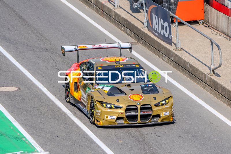 BMW M4 GT3 #3 von Kelvin van der Linde (Schubert Motorsport) in der Boxengasse am Nürburgring