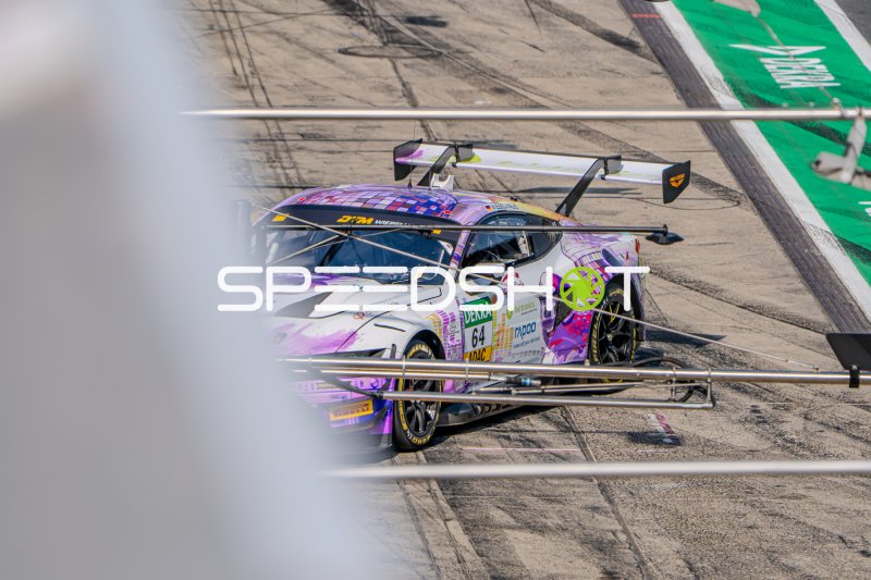 Ford Mustang GT3 #64 von Finn Wiebelhaus (HRT Ford Racing) in der Boxengasse am Nürburgring