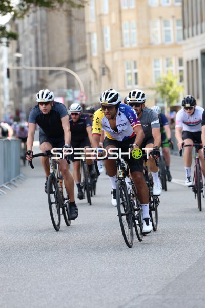 Radsportfeld bei der EuroEyes Cyclassics in Hamburg