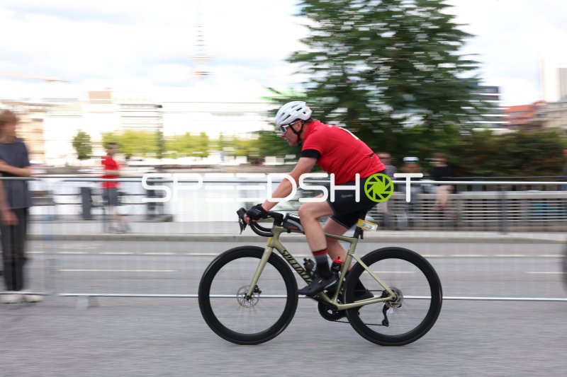 Radsportler auf Specialized bei den Cyclassics Hamburg
