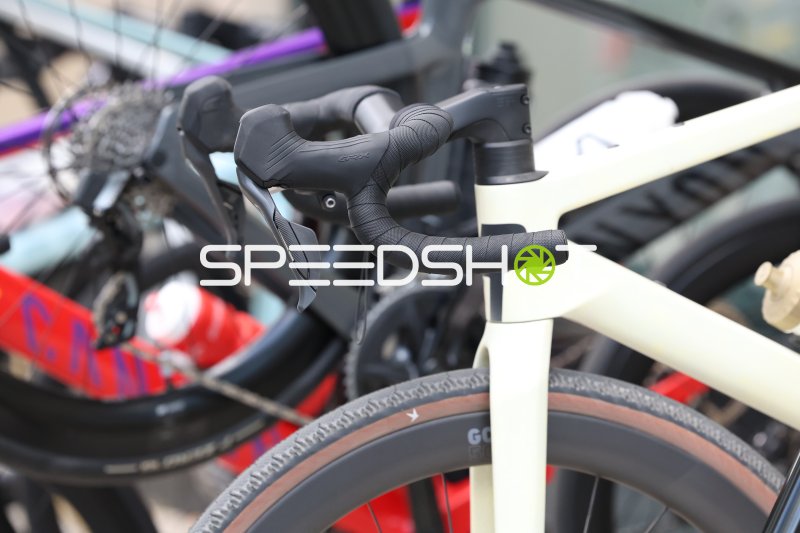 Detailaufnahme: Shimano GRX Lenker und Rahmen bei den Cyclassics Hamburg
