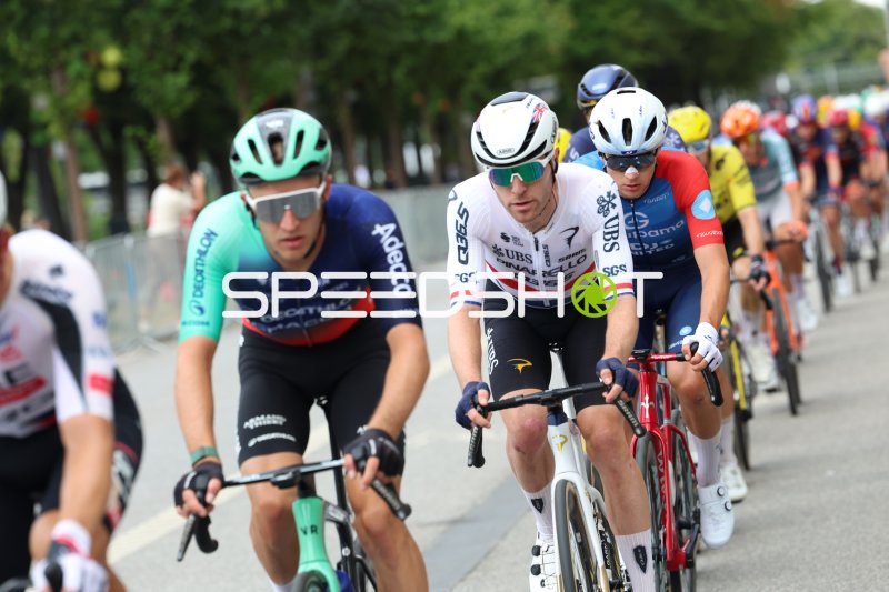 Fahrer im Peloton bei den EuroEyes Cyclassics Hamburg