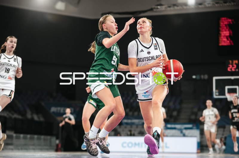Team Deutschland u16w im Zweikampf gegen Litauen beim Korbanlauf