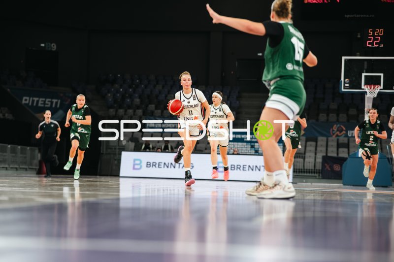 Jamie Zentgraf (#11; Team Deutschland u16w 2026) im Fastbreak gegen Litauen