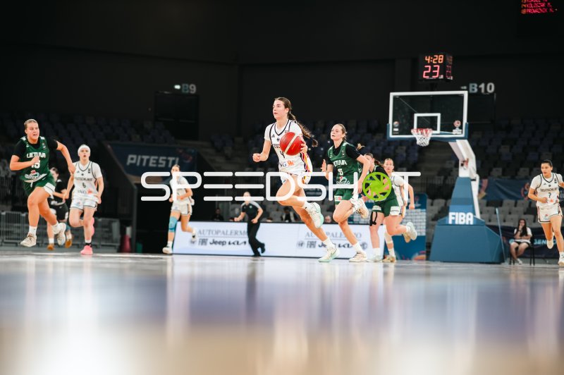 Team Deutschland u16w im Fastbreak gegen Litauen in der Pitesti Arena