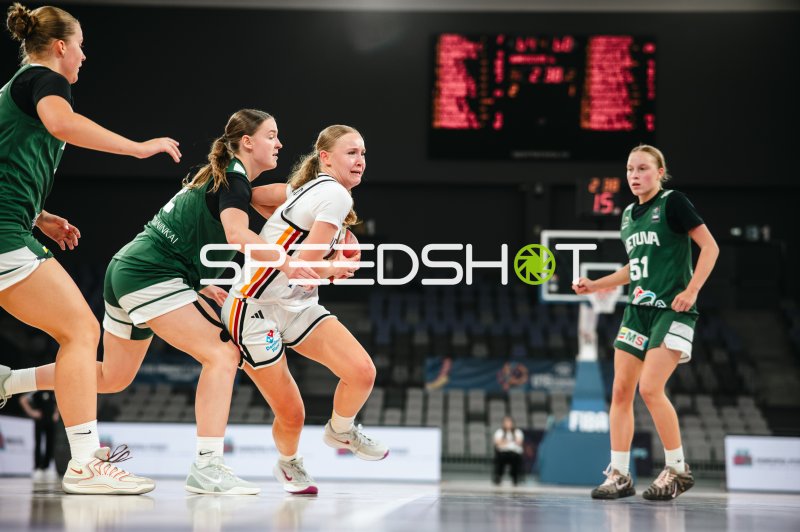 Team Deutschland u16w im Zweikampf gegen Litauen in Pitesti