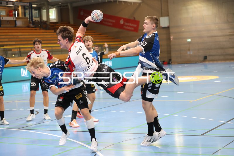 Petter Brandt (#6; HK Malmö) im Wurf gegen Skive fH