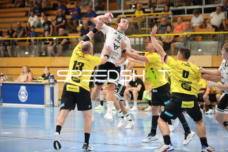 Sprungwurf unter Bedrängnis in der Hansehalle Lübeck