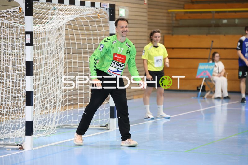 Mark Ferjan (#77; VfL Lübeck-Schwartau) im Tor der Hansehalle