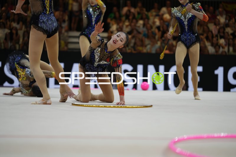 China-Gruppe bei Gruppenübung mit Reifen und Bällen bei Rhythmischer Sportgymnastik WM